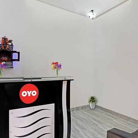 Oyo Ct Hotel Газиабад Экстерьер фото